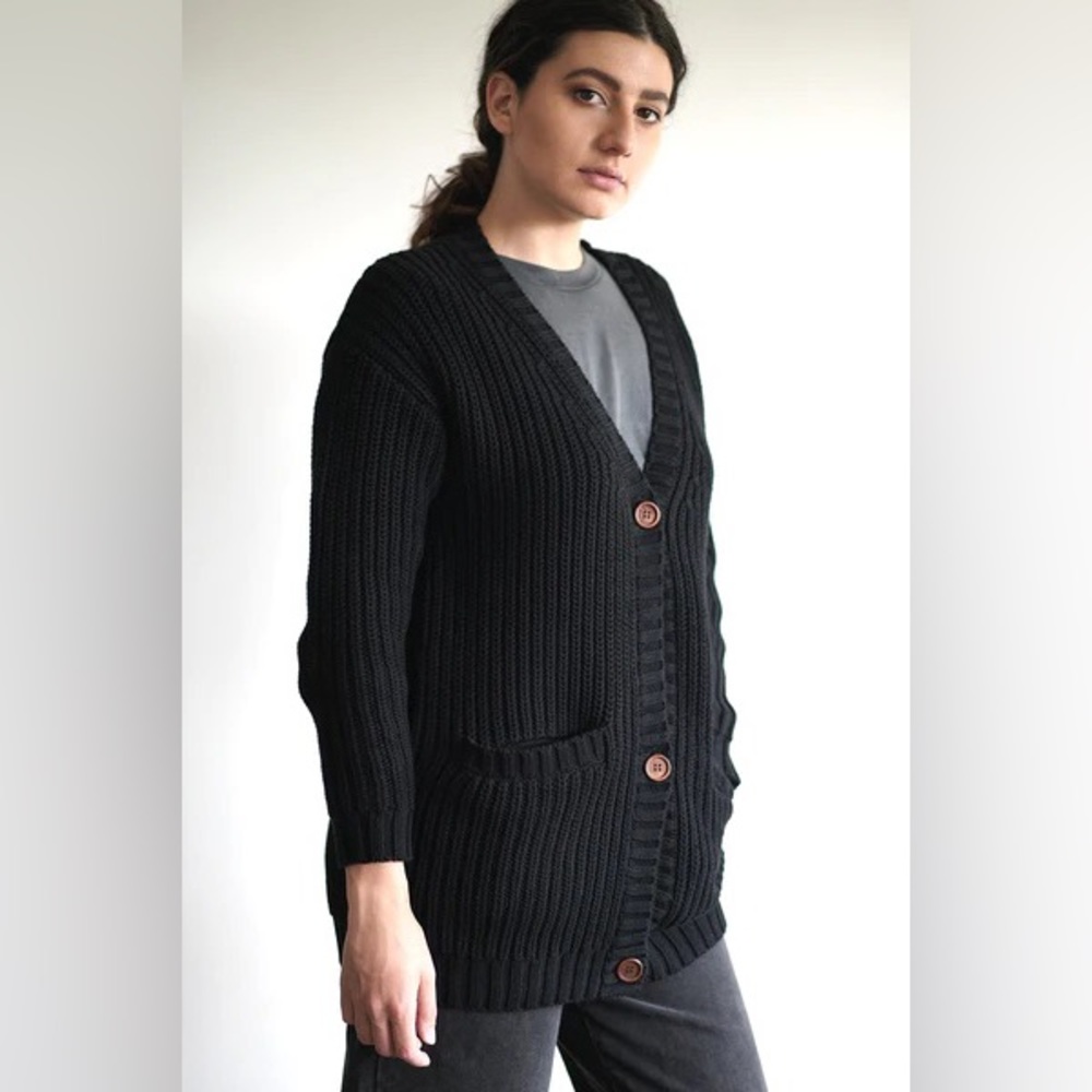 Solosix "Elizabeth" Cardigan, Size Medium, Black